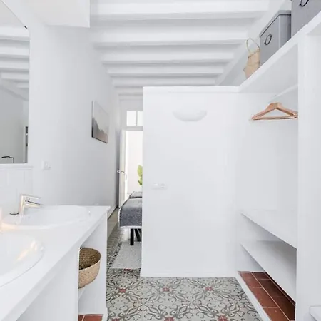 Exquisite&historic Flat With Rooftop Barcelona