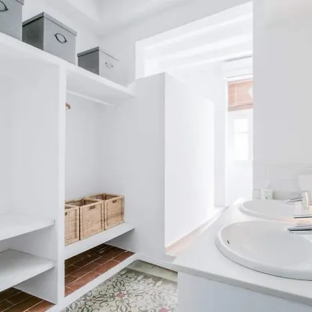 Exquisite&historic Flat With Rooftop Apartman *