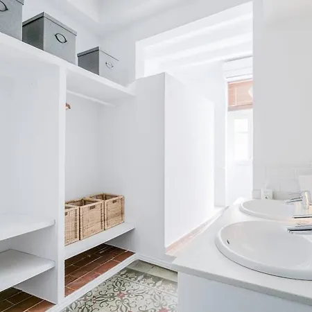 Exquisite&historic Flat With Rooftop *