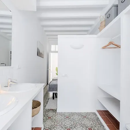 Exquisite&historic Flat With Rooftop Apartment
