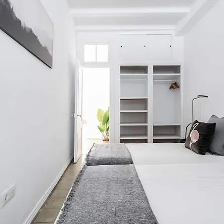 Exquisite&historic Flat With Rooftop Appartement