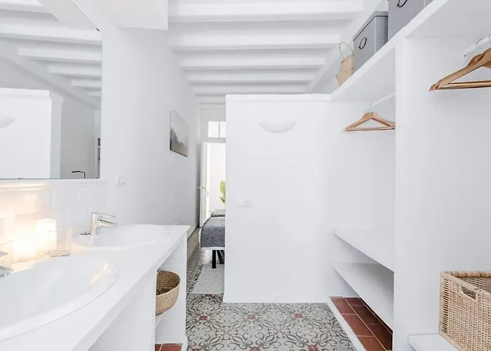 Exquisite&historic Flat With Rooftop Barcelona